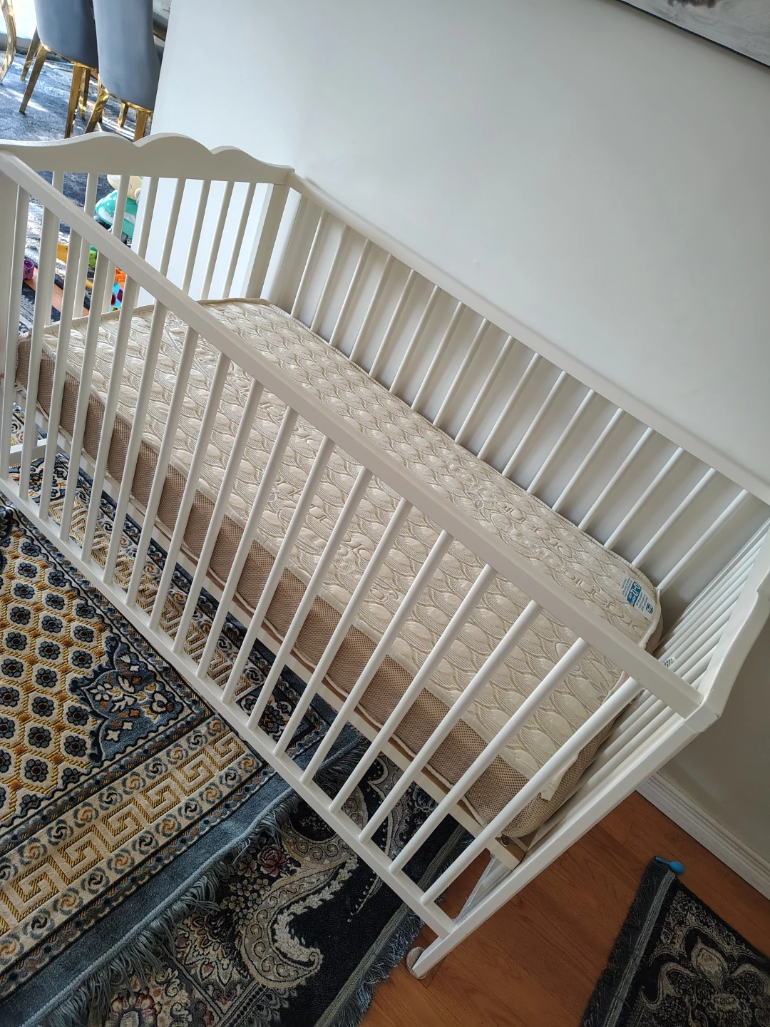 IKEA white baby crib - photo 4