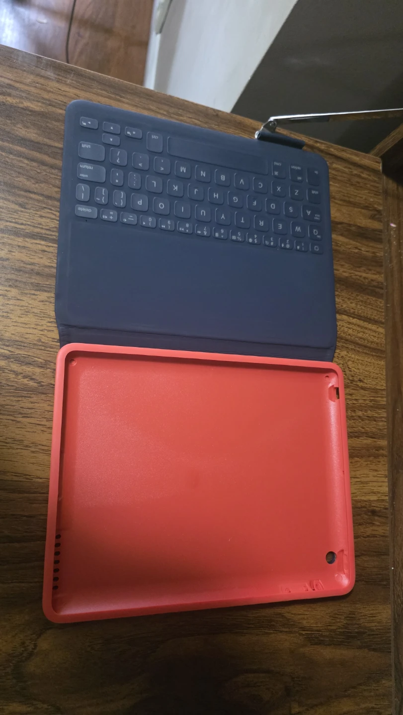 Logitech Slim Folio Keyboard Case