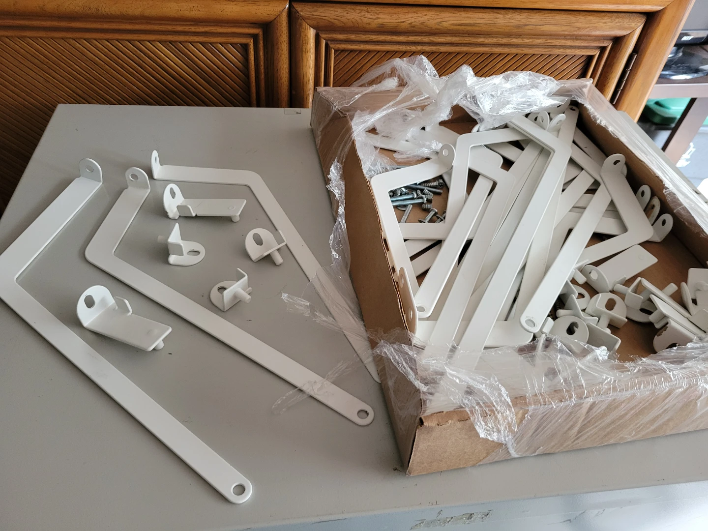 IKEA SVALNÄS Metal Shelf Brackets & Mounting Hardware Lot - photo 4