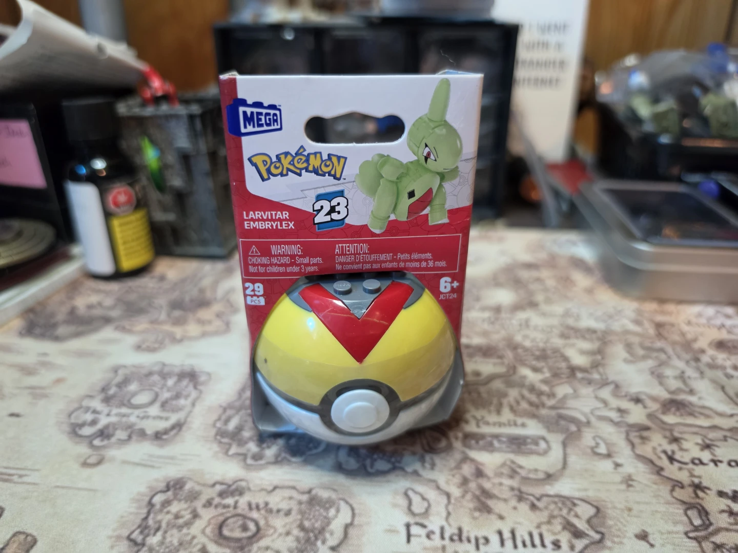 MegaBloks Pokemon Larvitar pokeball Building Set