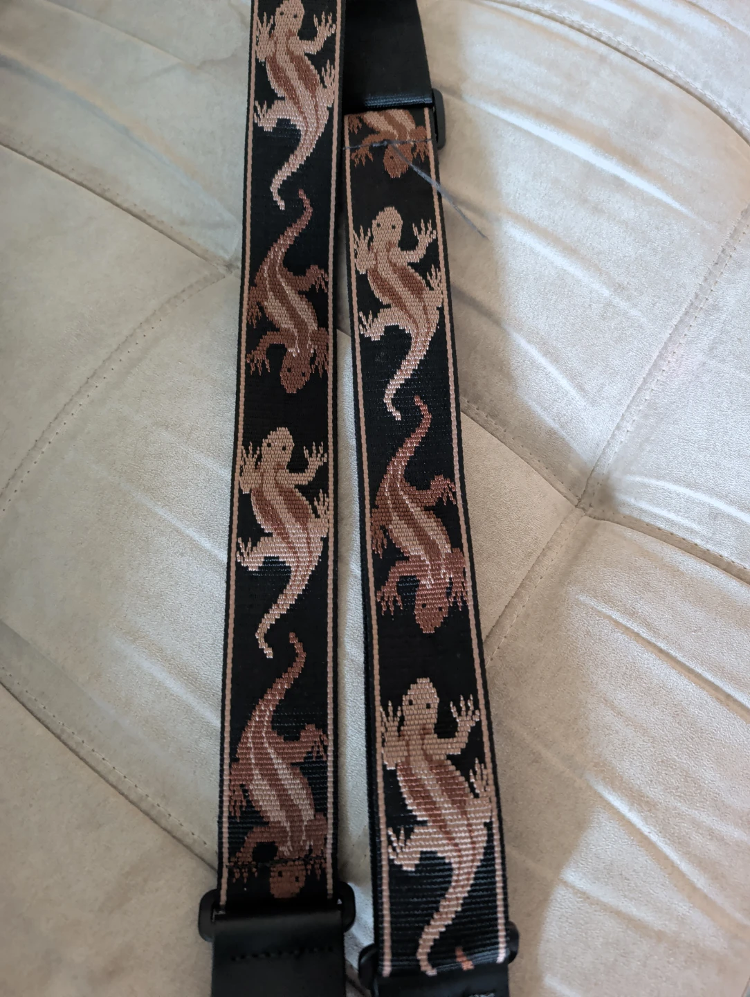 Guitar strap with lizard pattern - photo 3