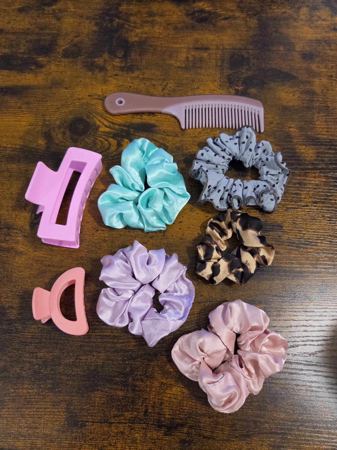 Hair Accessory Set with Scrunchies and Clips