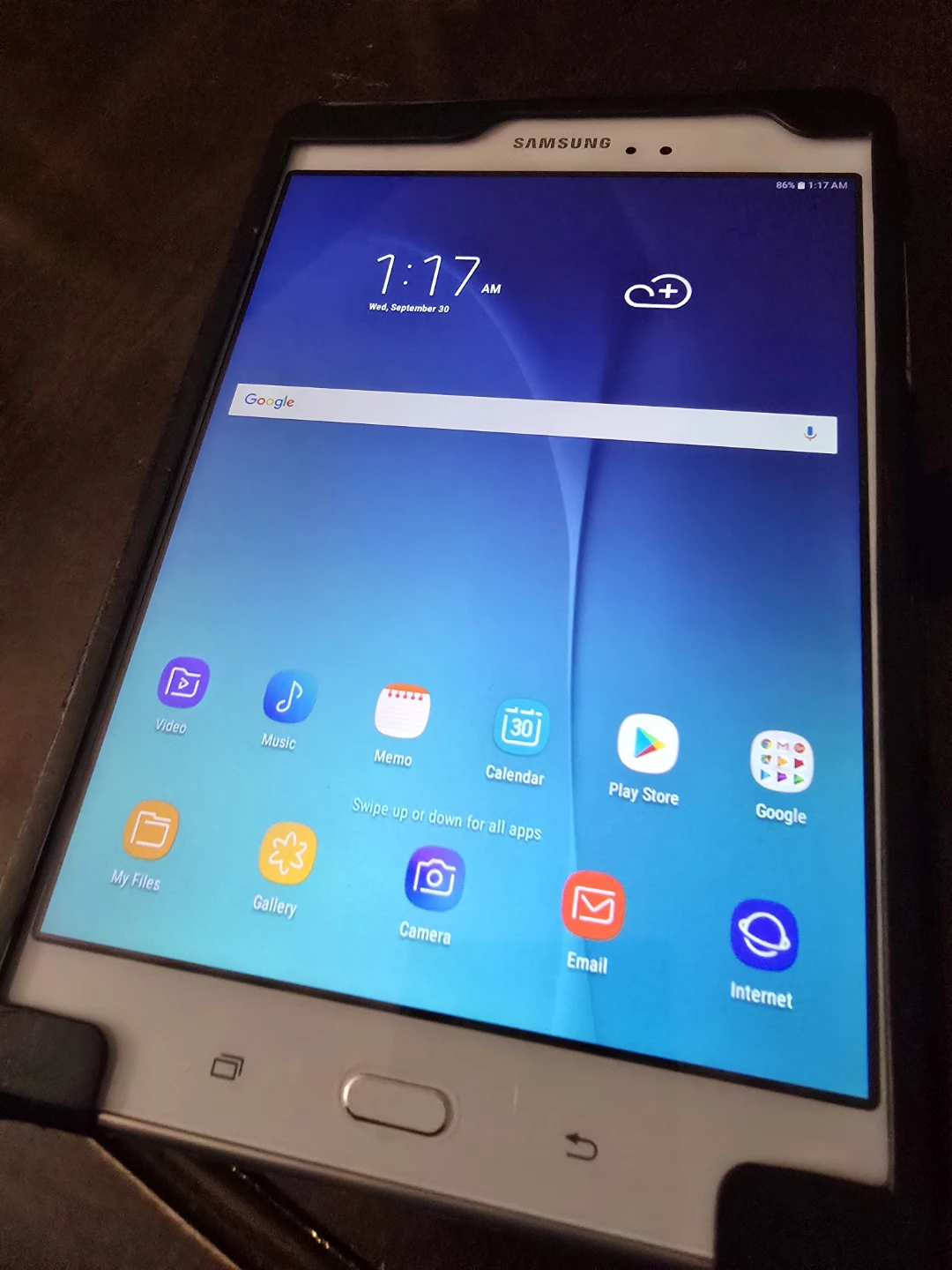 16Gb Samsung Galaxy Tab A (Screen protected & preloved) - photo 3