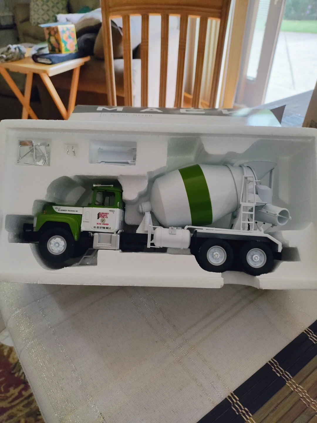 Mack R-Model Mixer Die-Cast Replica – First Gear - photo 2
