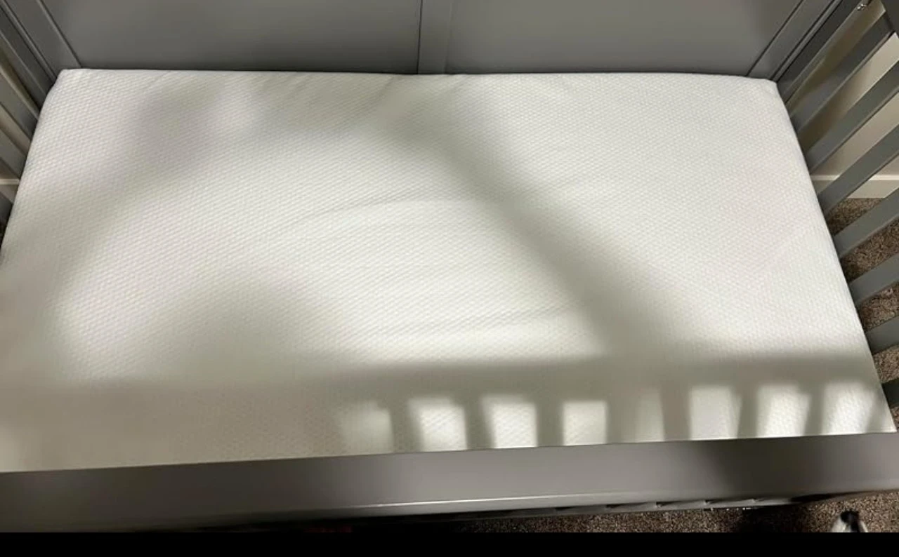 Graco Premium Foam Crib and Toddler Mattress - photo 2