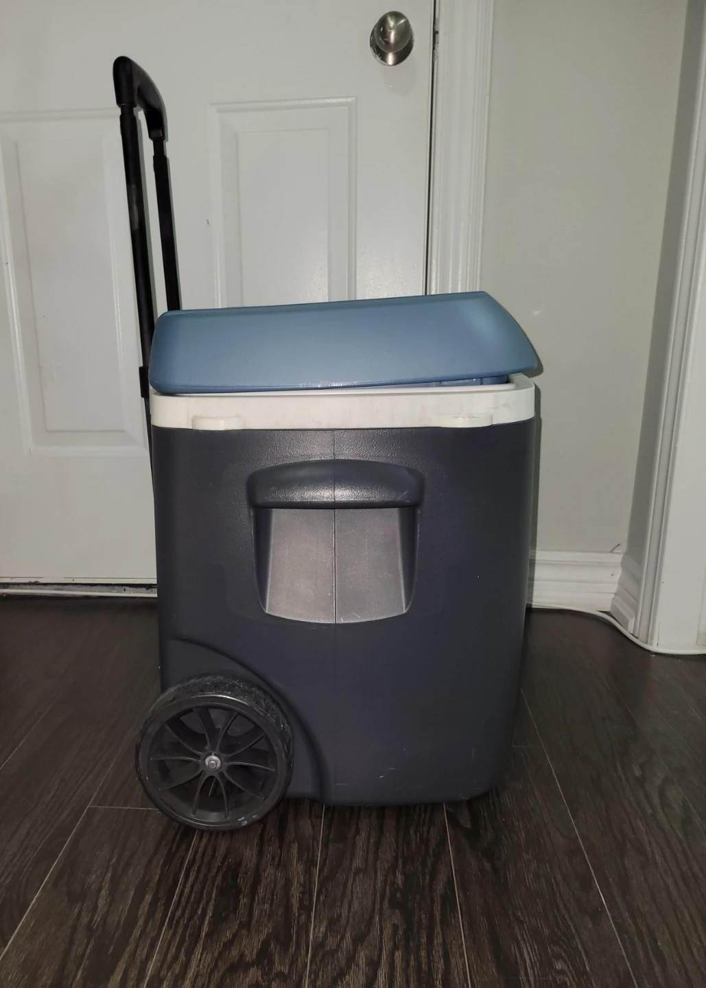 IGLOO ROLLING COOLER 62QTS - photo 3