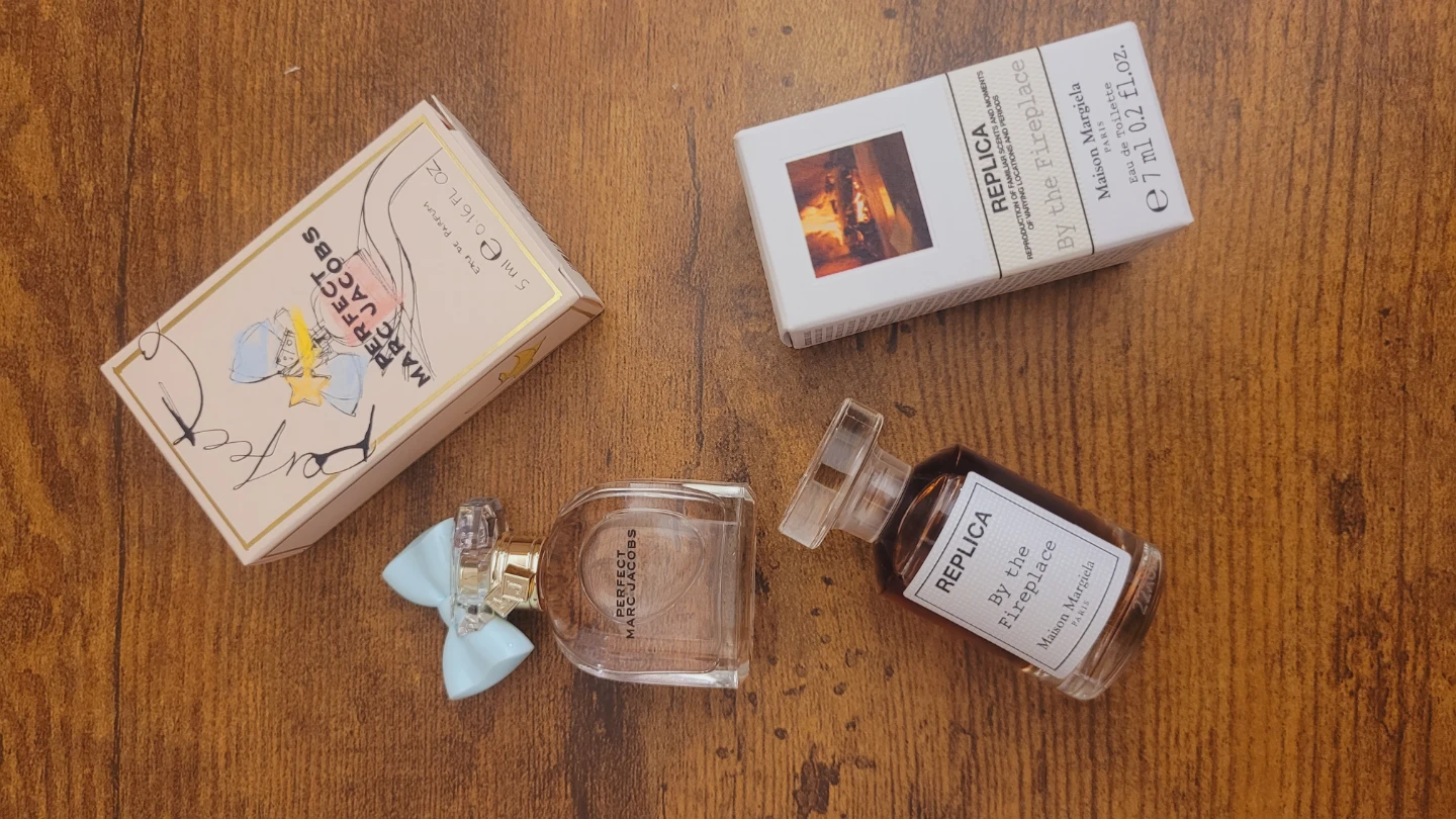 Marc Jacobs Perfect 5ml + Replica By the Fireplace 7ml - photo 3