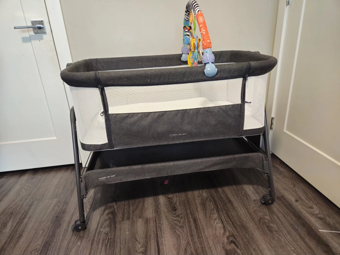 ANGELBLISS Baby Bassinet Bedside Sleeper with Wheels - photo 2