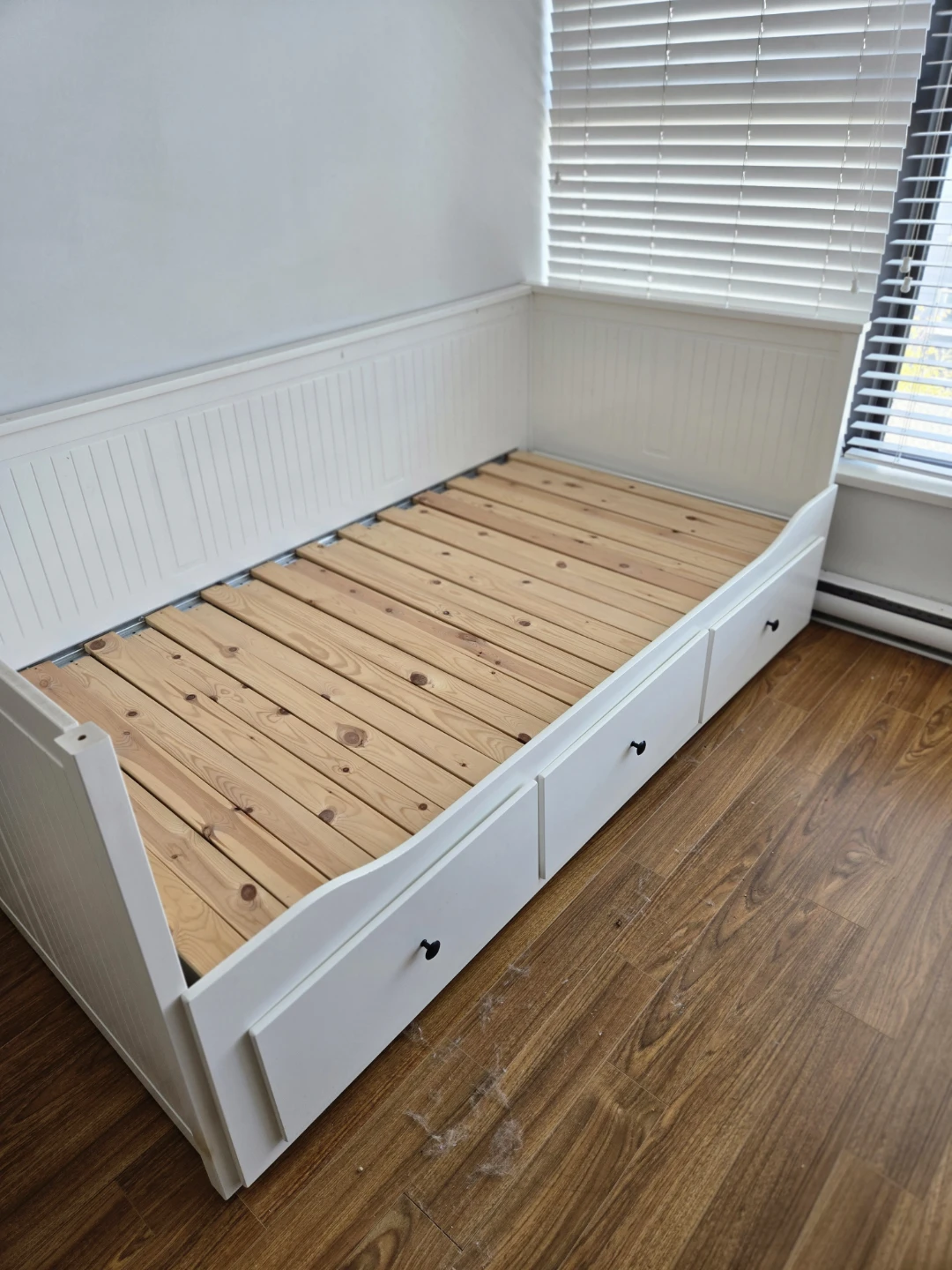 IKEA Hemnes Daybed with 3 Drawers - PICKUP only - photo 2