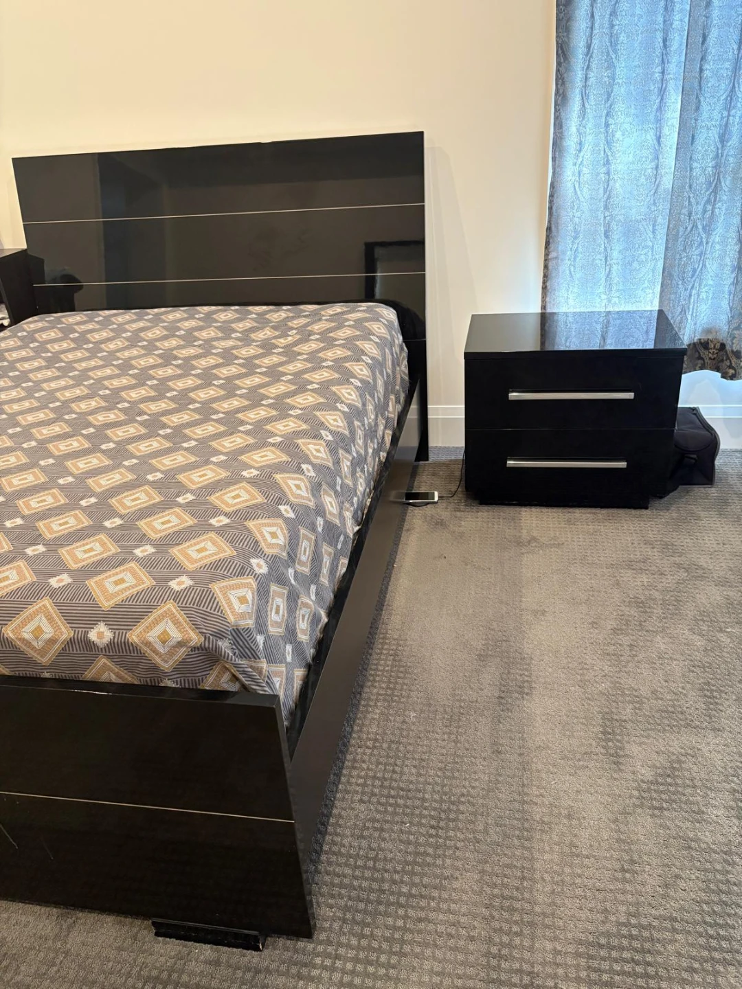 Modern Black Glossy Bedroom Set