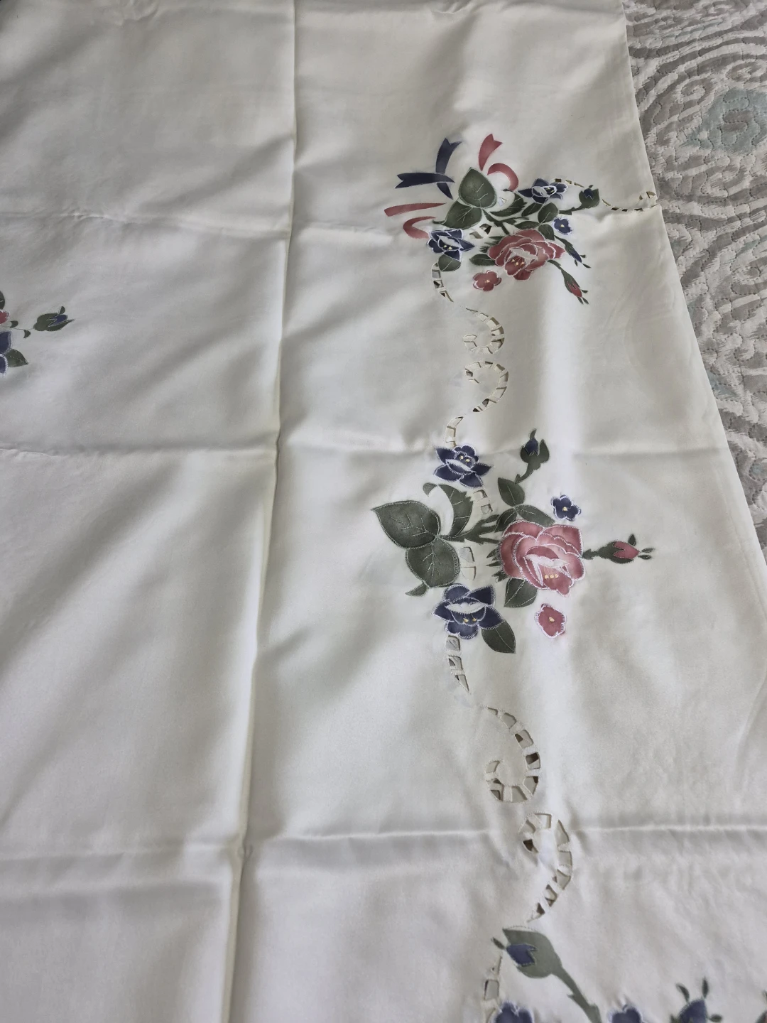 Beautiful 72" x 90" Tablecloth Table Decor - photo 5