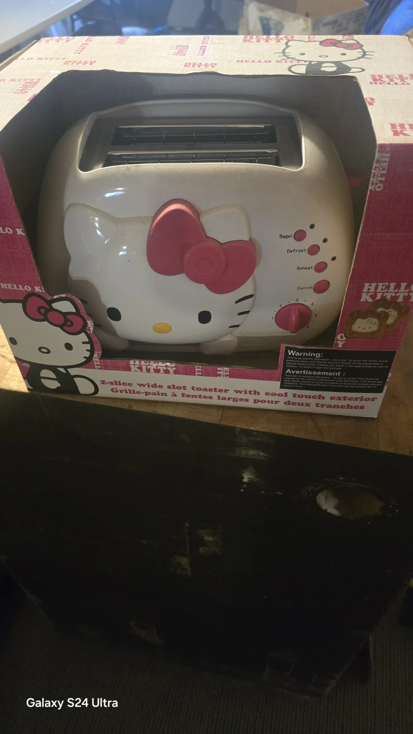 Hello Kitty 2-Slice Toaster