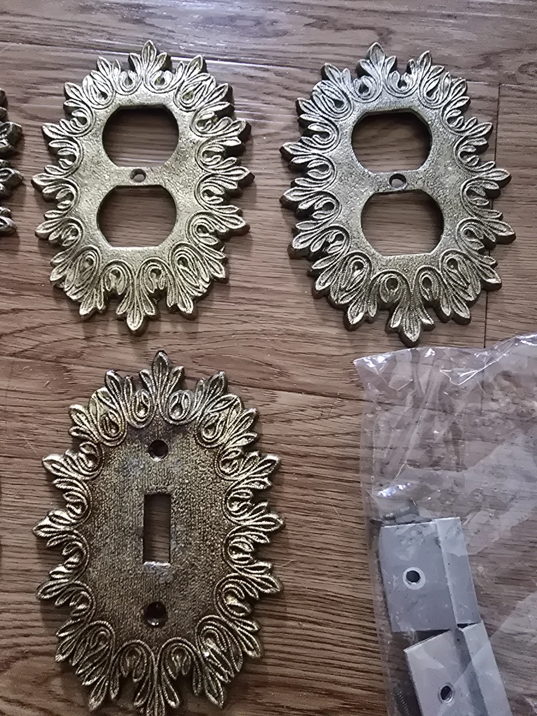 Ornate Gold Switch and Outlet Plates 7 set - photo 3