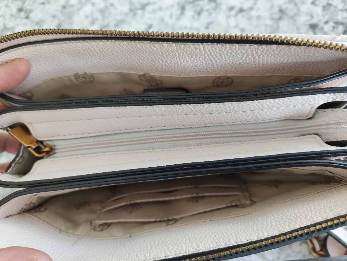 Guess Quilted Crossbody Bag - photo 4
