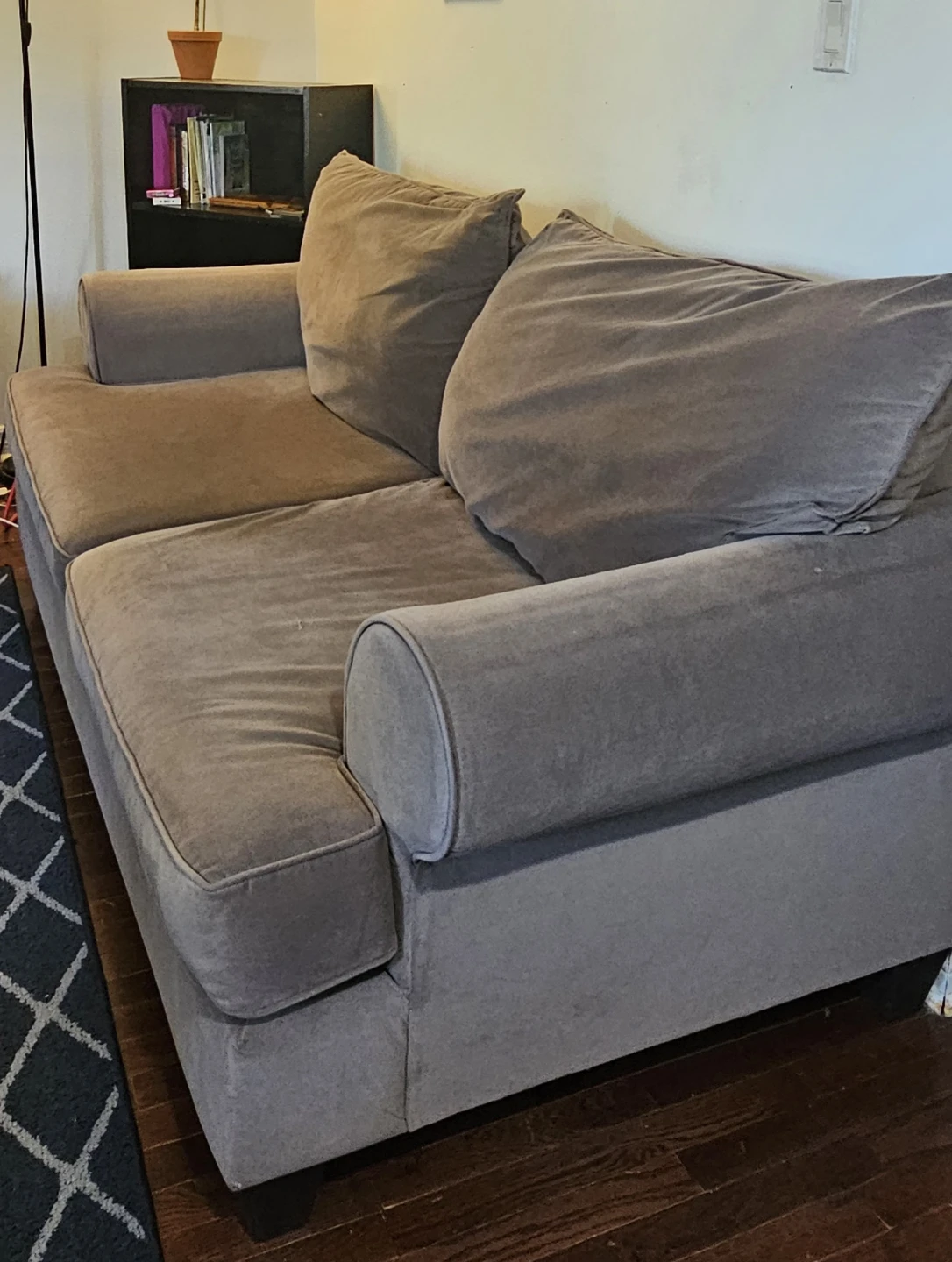 Sofa with blue couch cover - photo 2