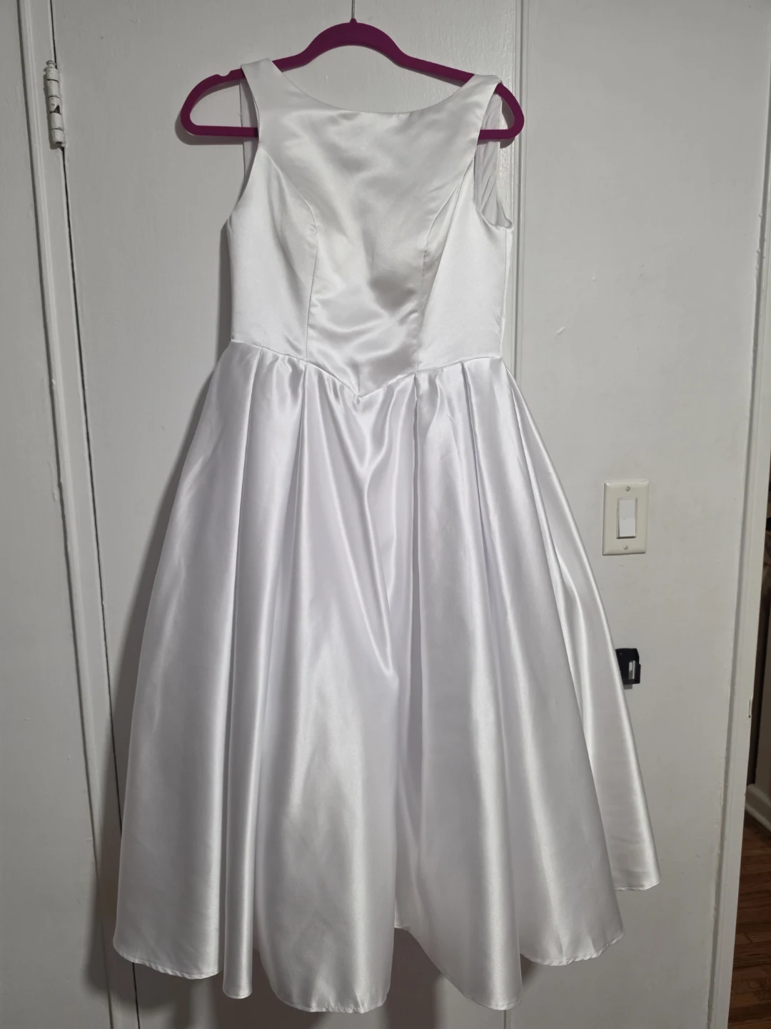 Two Satin Sleeveless A-Line Dresses 🏈 - photo 3