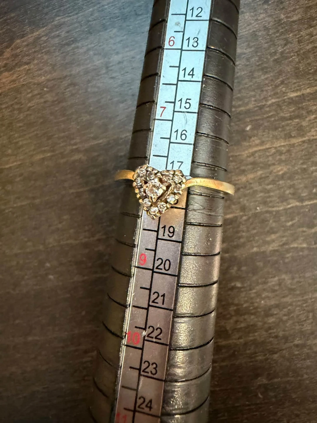 14k gold natural diamond ring. Size 8 - photo 4
