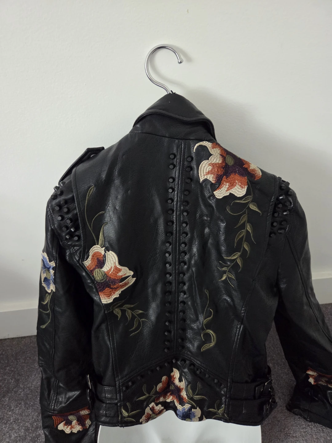 Black floral embroidered leather moto jacket - photo 4