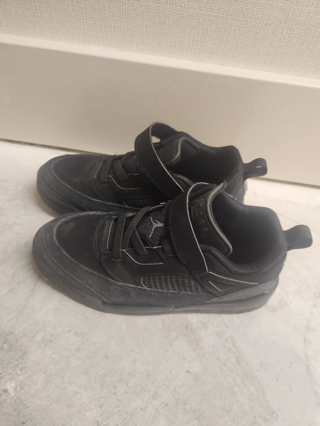 Jordan's black kids shoes