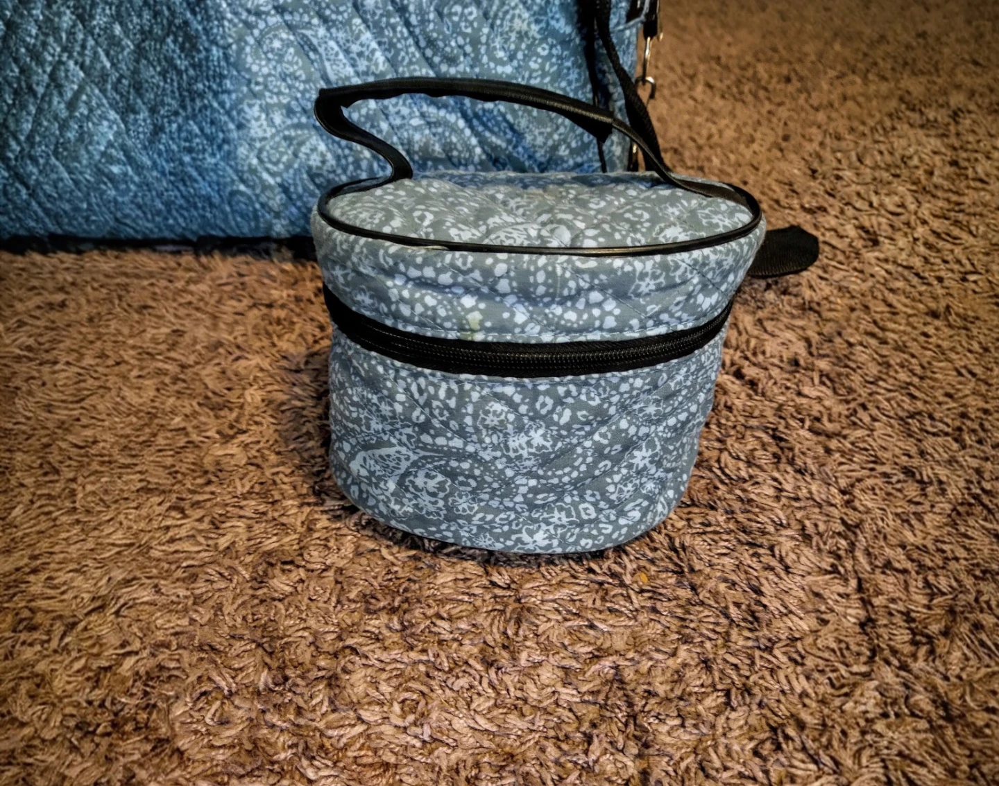 Blue and White Quilted Paisley 3 Piece Travel Set - photo 3