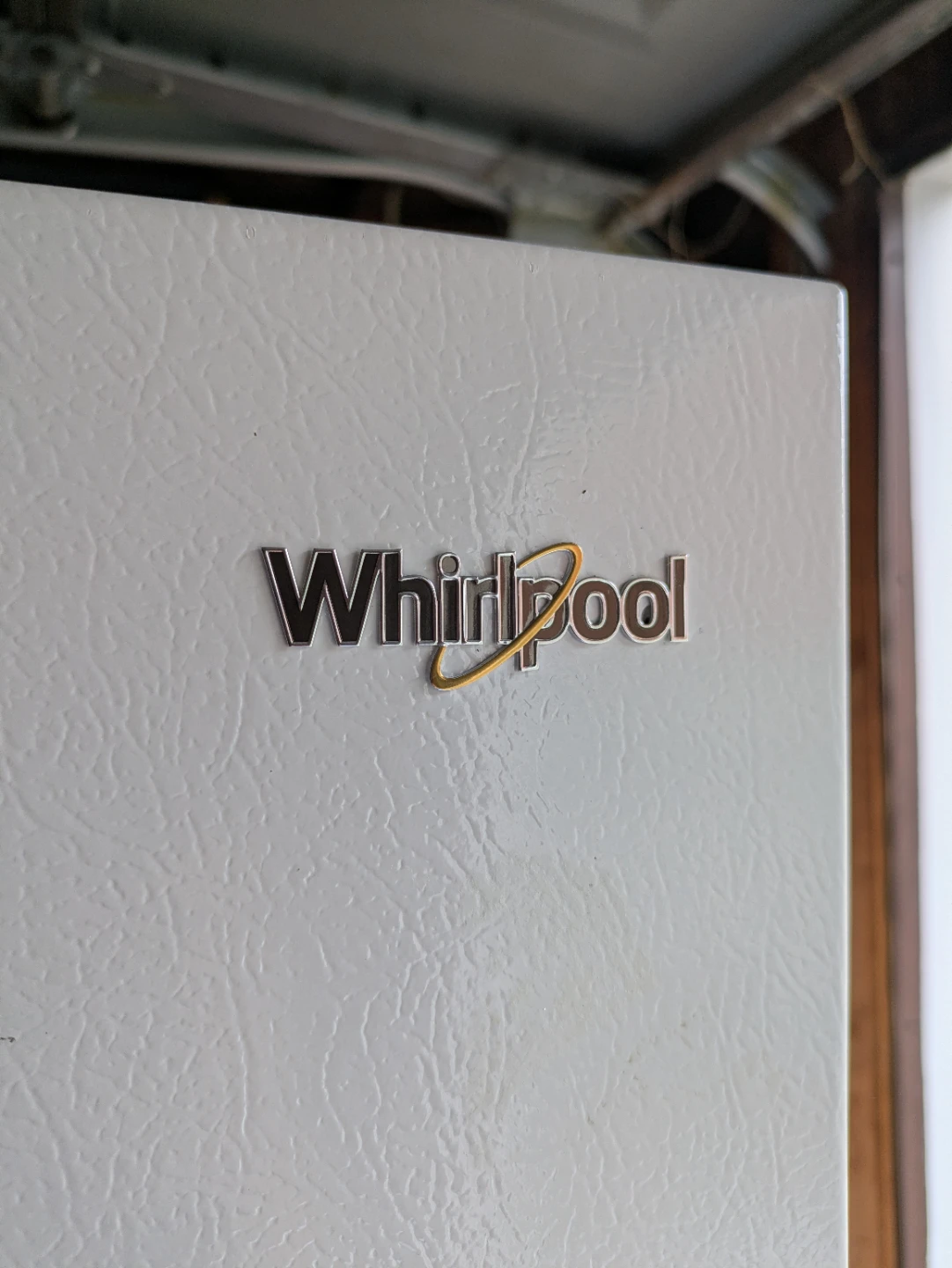 Almost NEW, Whirlpool Top-Freezer Refrigerator