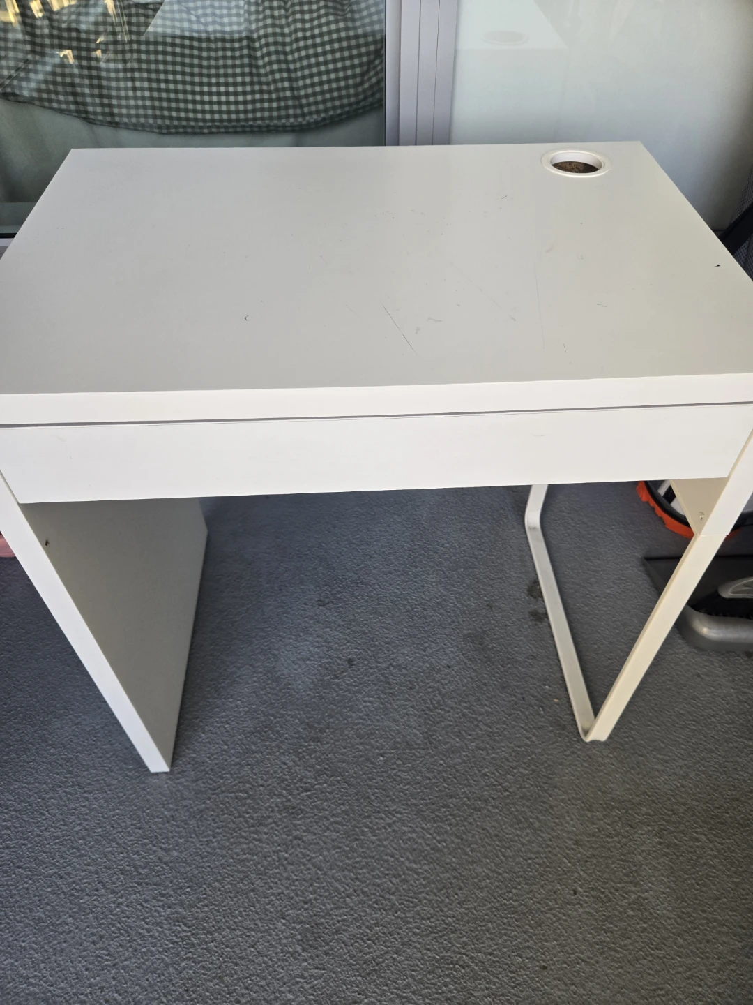 IKEA MICKE Desk