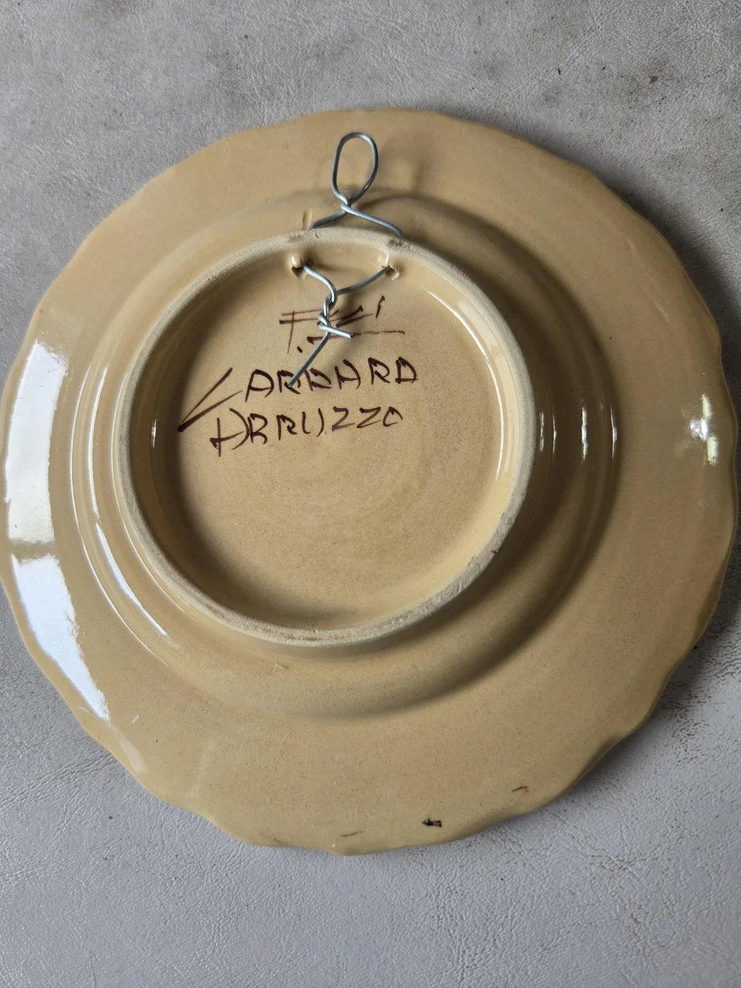 Vintage Hand Painted Abruzzo Italian Majolica Ceramic Plate - photo 2