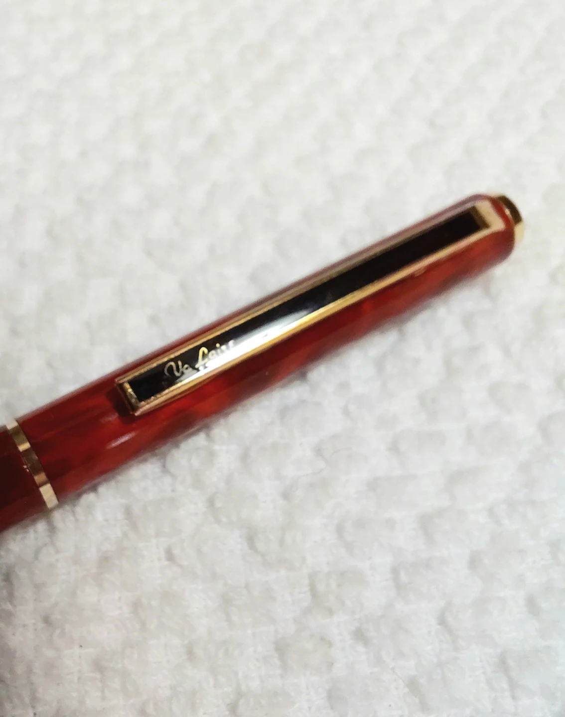 Va Laire Vintage Red Marbled Ballpoint Pen with Ninja Holder - photo 4