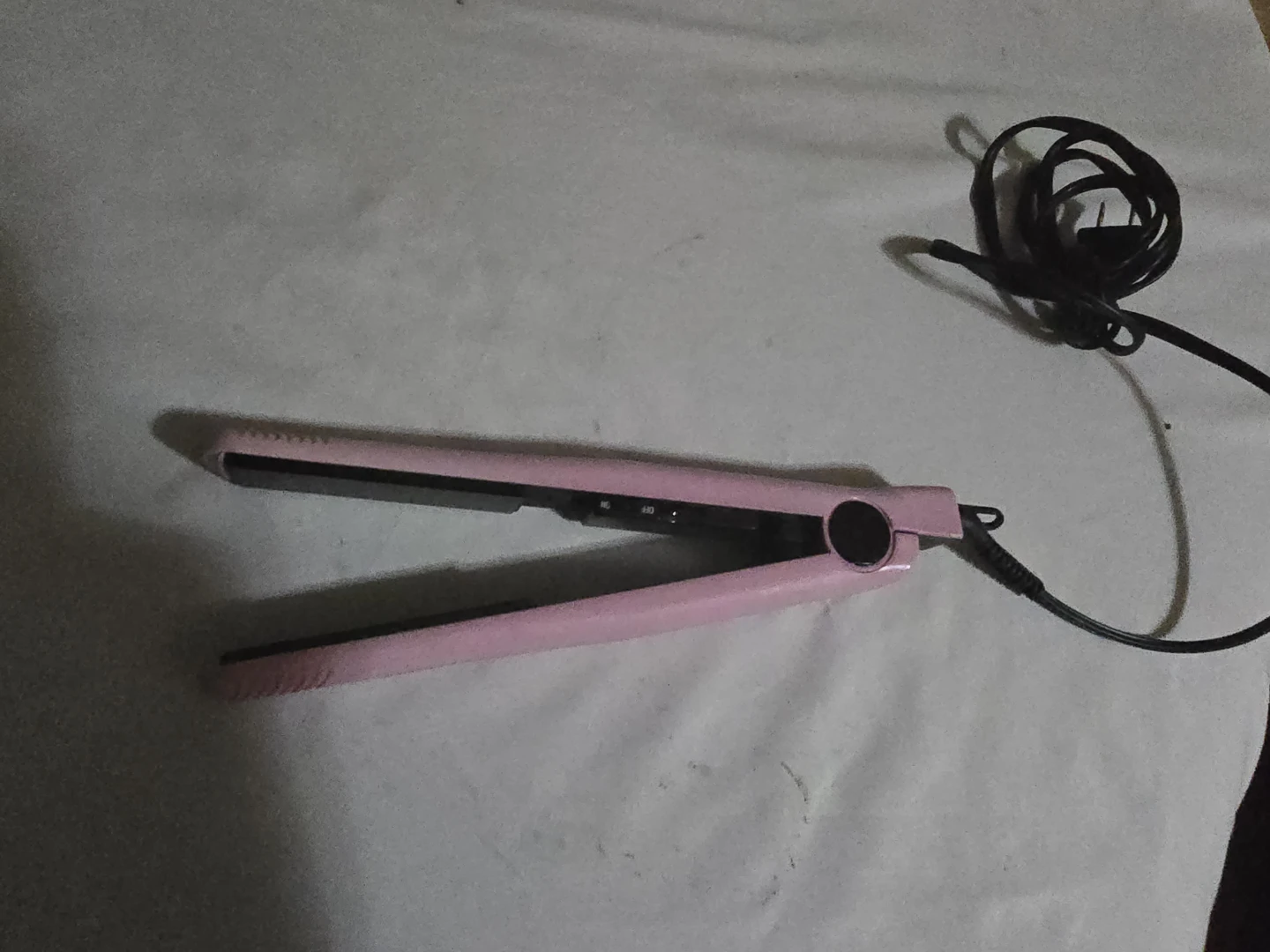 Revlon Hair Straightener in Pink - photo 3