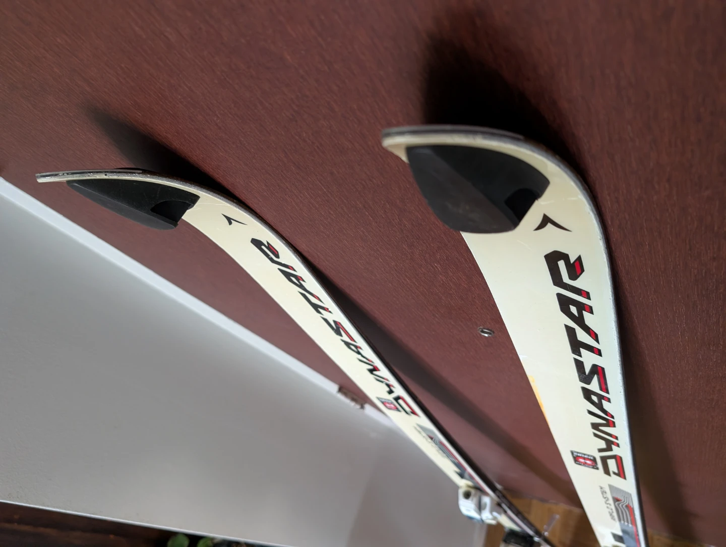 Vintage Dynastar Omeflo Skis – Great Retro Decor / Craft Project - photo 2