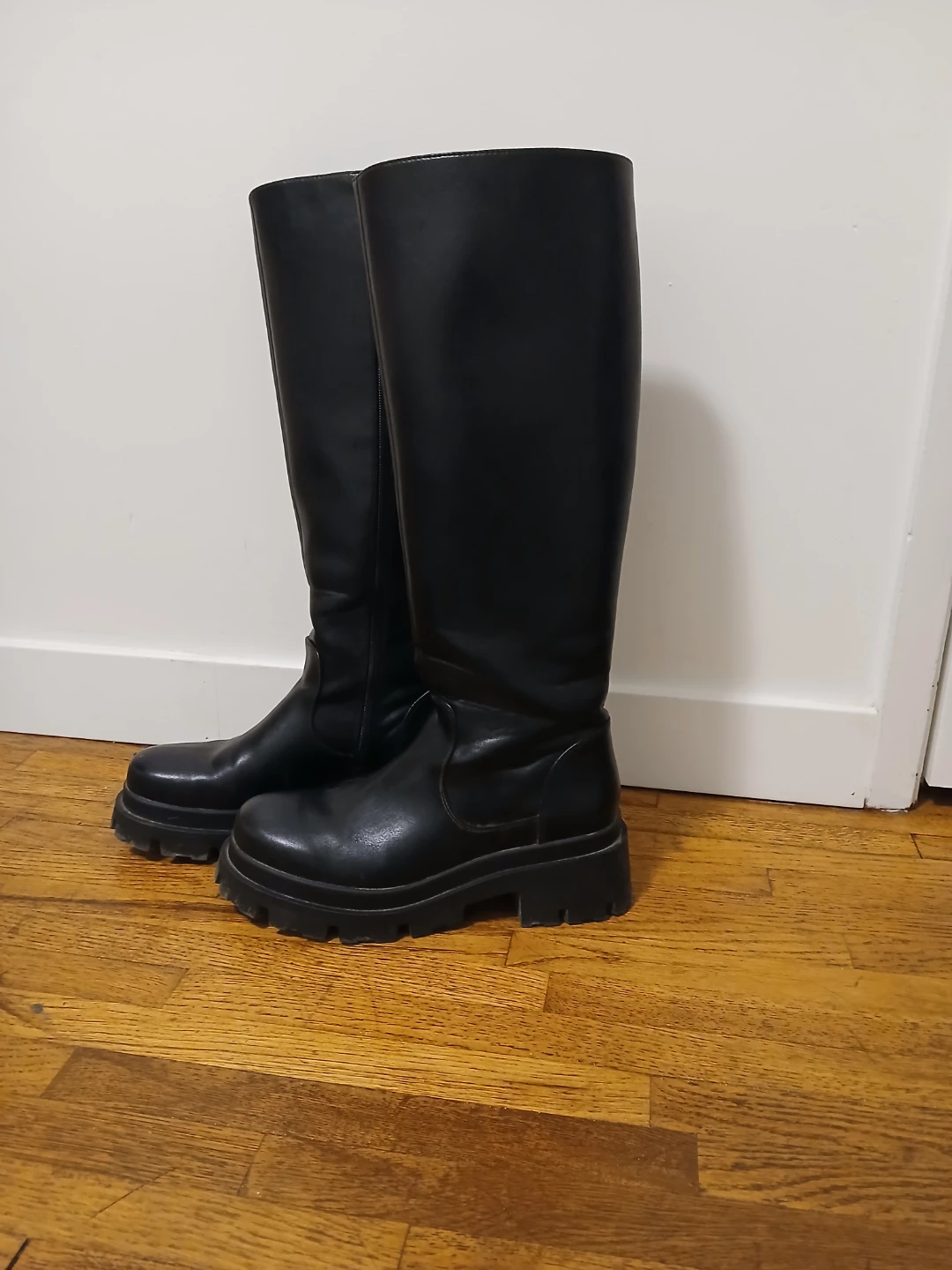 Black knee high boots - photo 2
