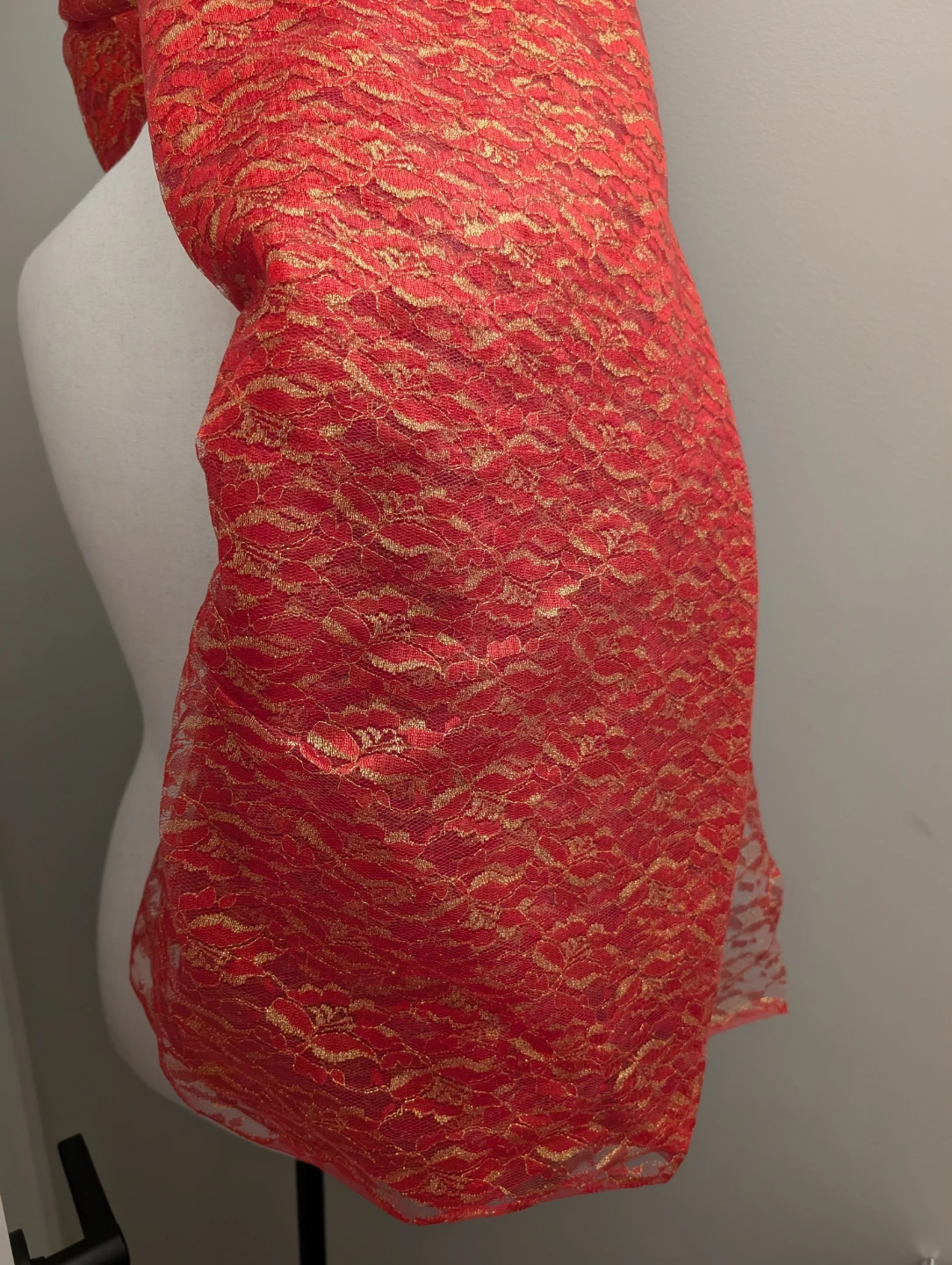 Red and Gold Lace Fabric - photo 3