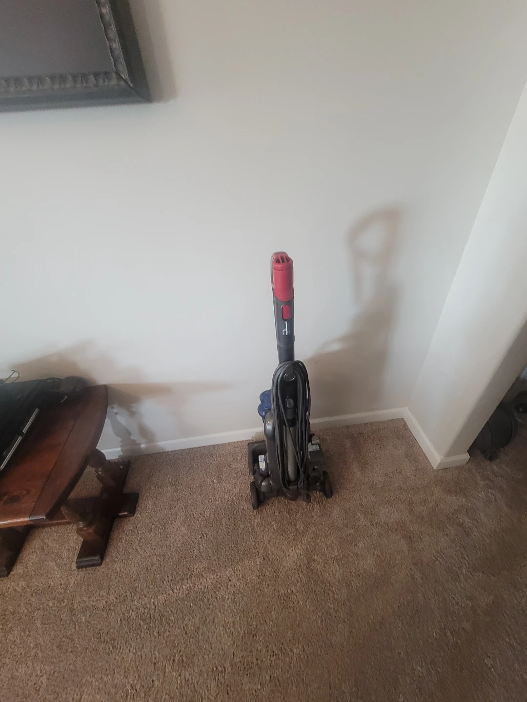 Dyson DC 33 pet  Upright Vacuum - photo 2