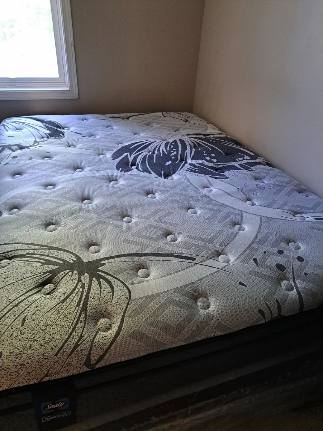 Sealy Mattress - photo 2