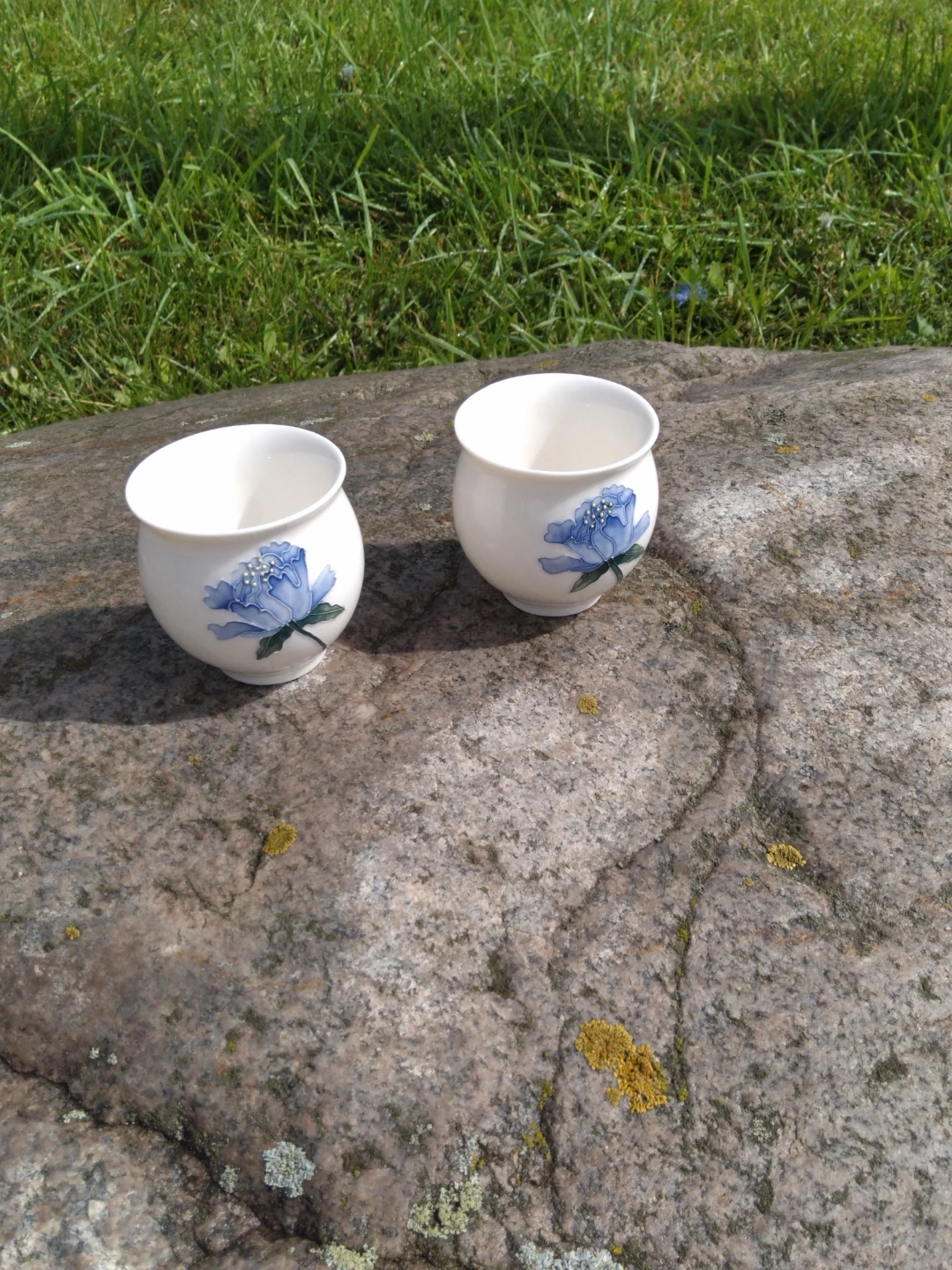 🍶 Vintage Japanese Porcelain Sake Cups - Set of 2 - photo 2