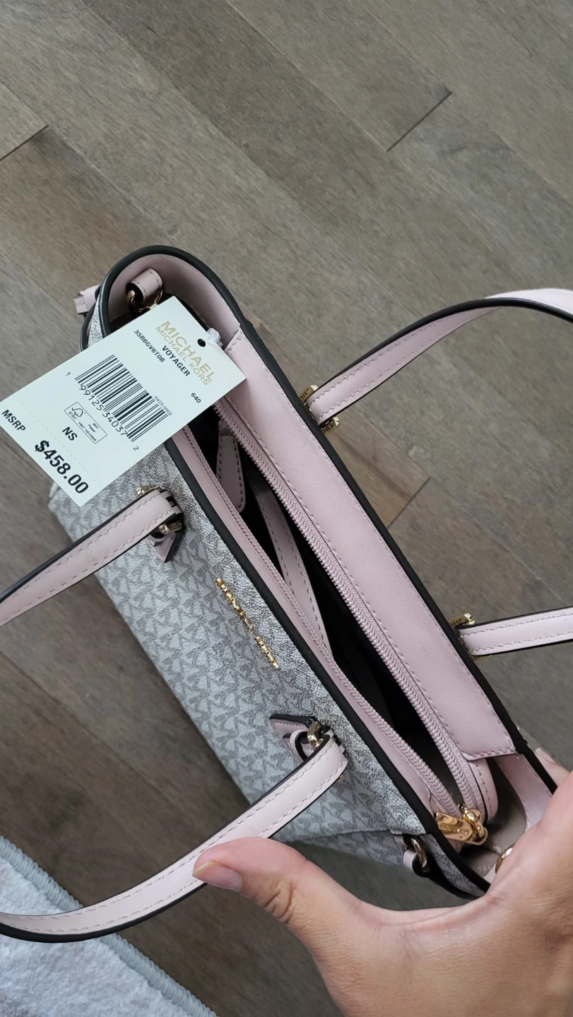Michael Kors Voyager Tote Bag - photo 2