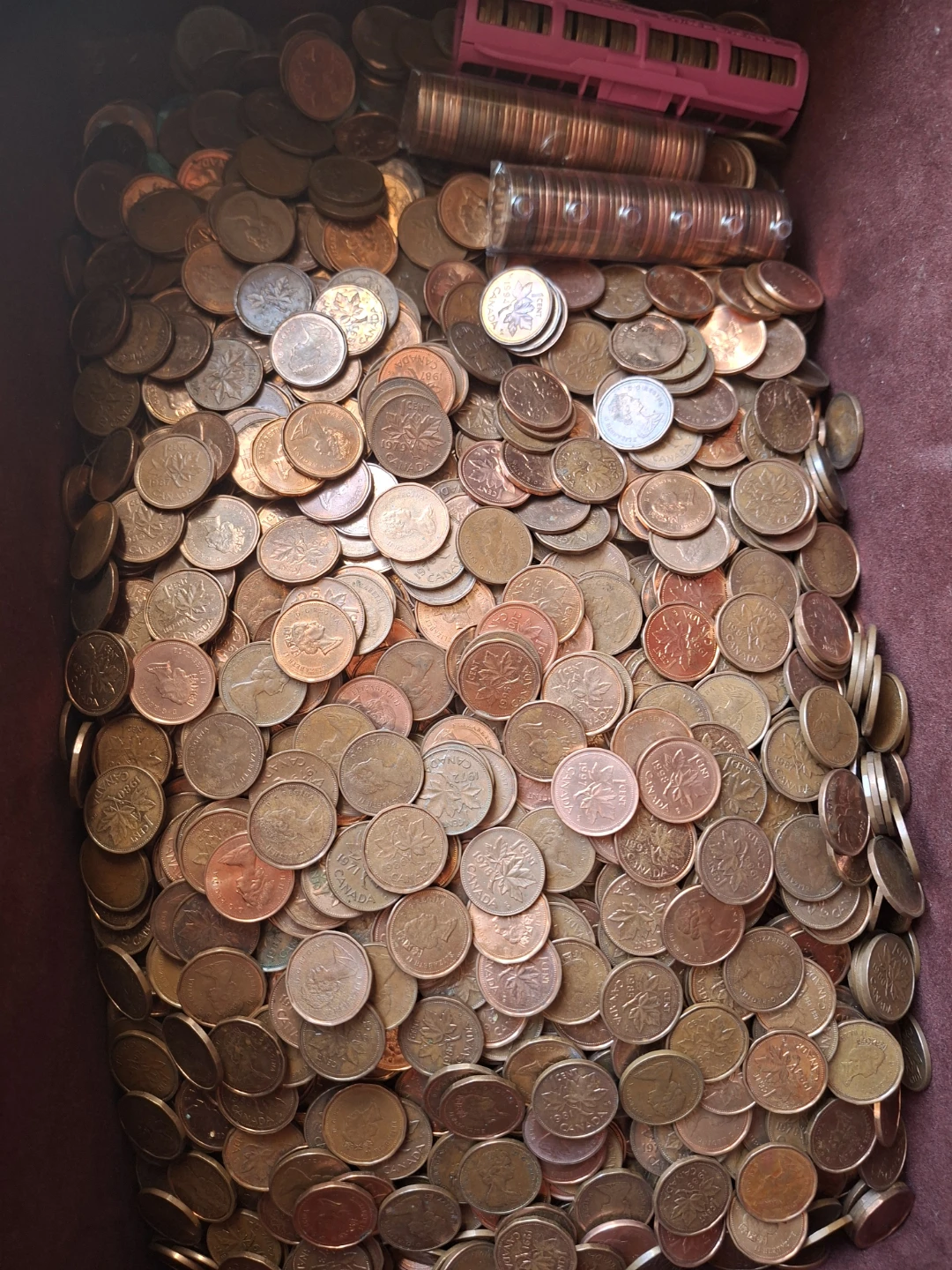 21 Lbs of Pennies in Wood Treasure Chest - photo 3