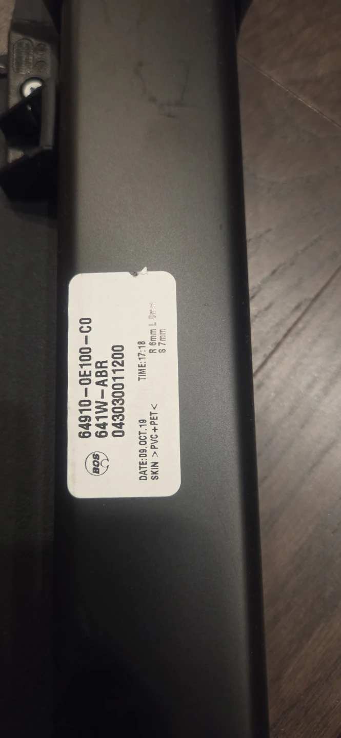 BOS Trunk Cargo Cover 64910-0E100-C0 - photo 2