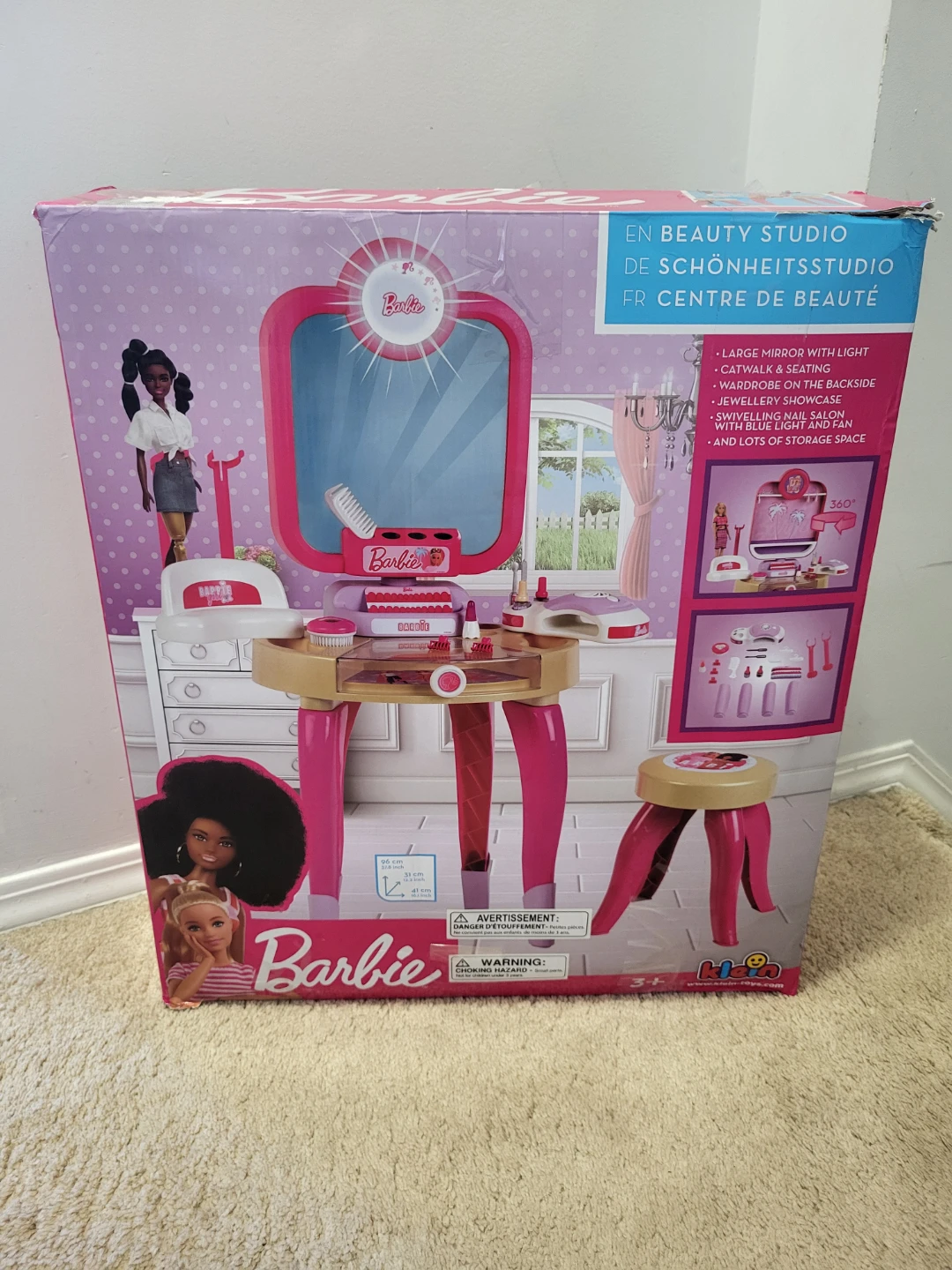 Barbie vanity beauty station (New)