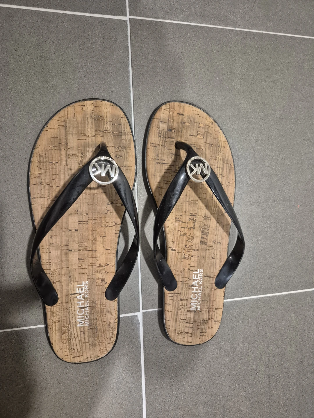 Michael Kors Cork Flip Flops – Size 8