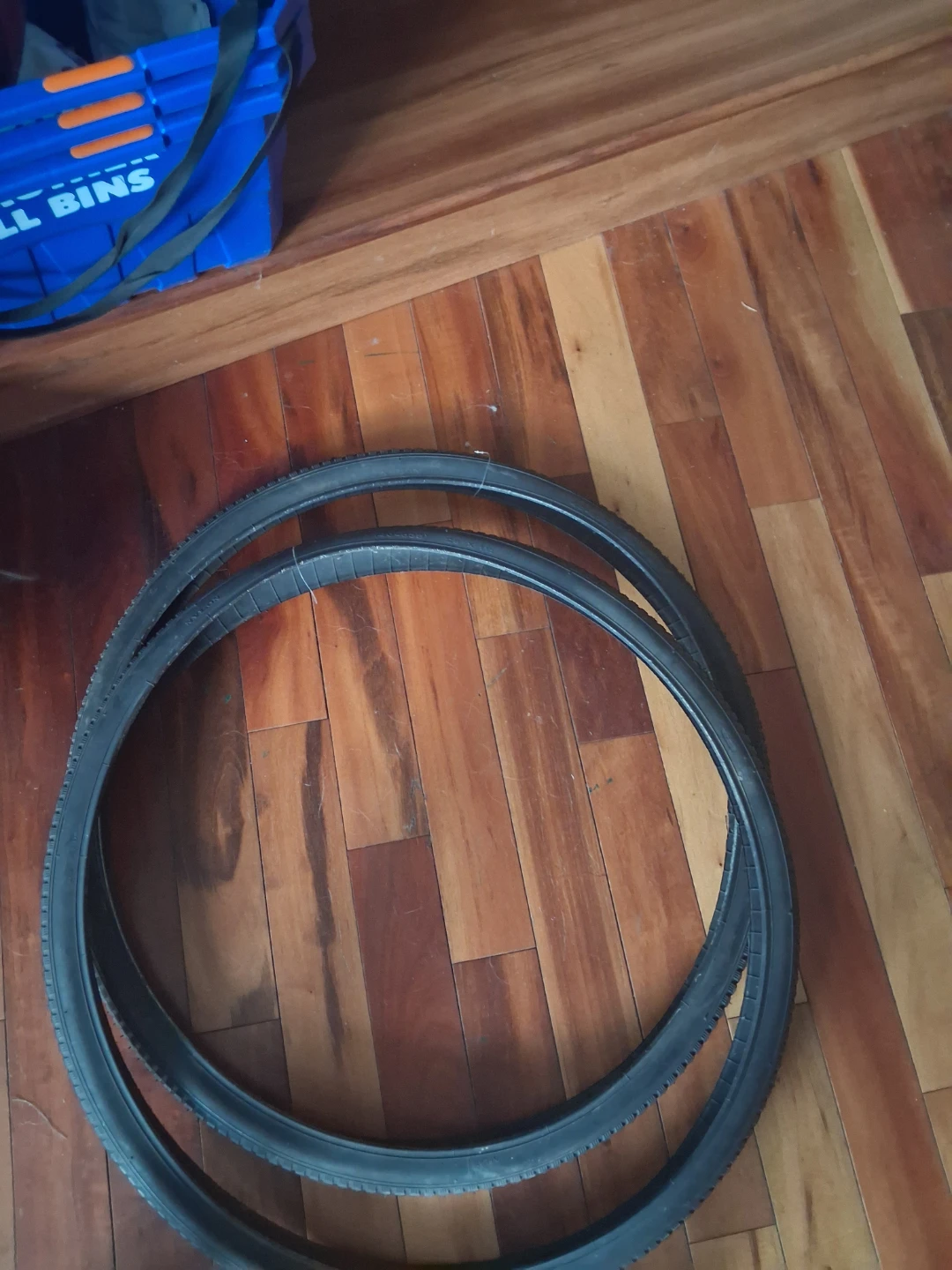 Set of 2 Bicycle Tires 28 x 1 1/2 700c - photo 3