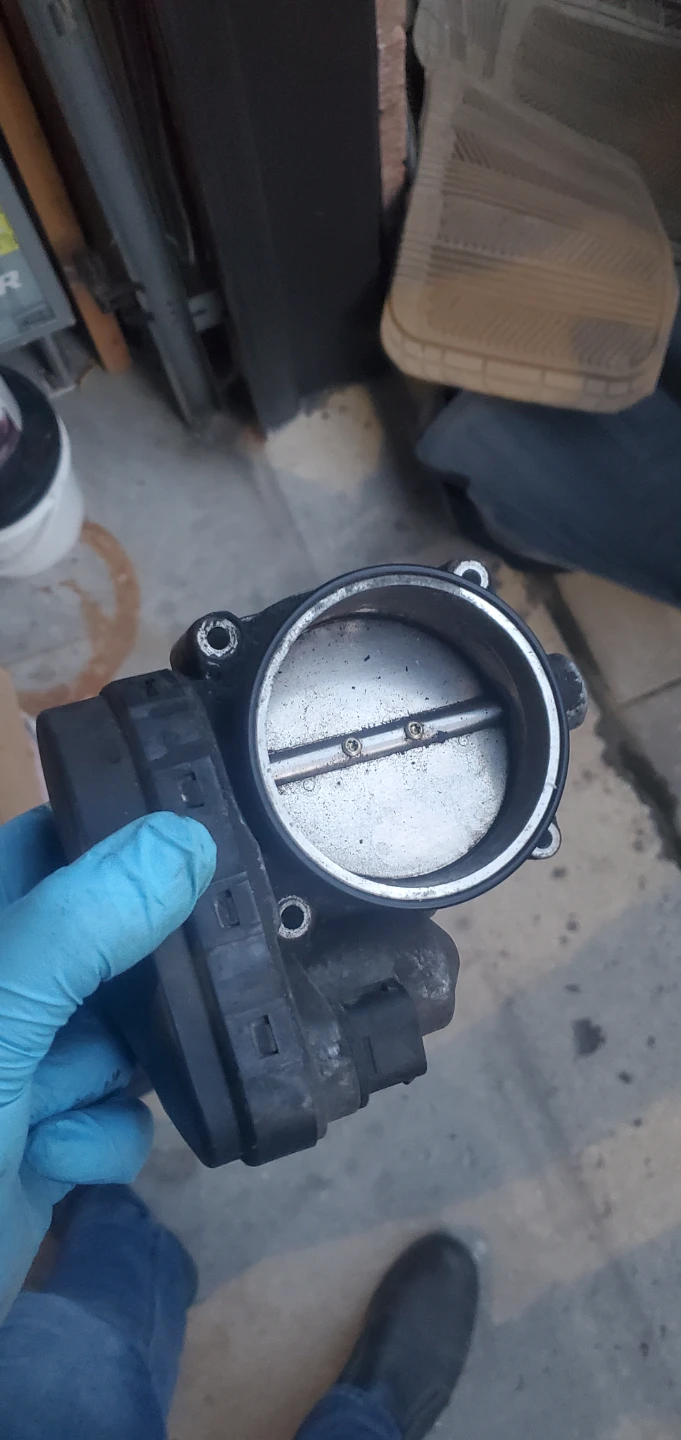 BMW E39 5Series 540i Throttle Bodt