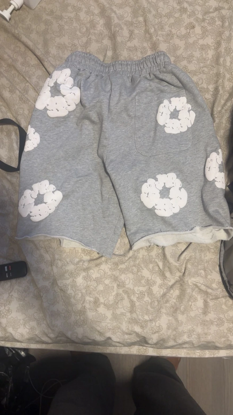 Grey fleece shorts with white graphic pattern - photo 2