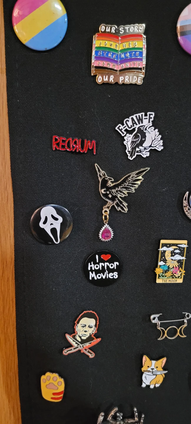 Enamel pins/safety pins - photo 3