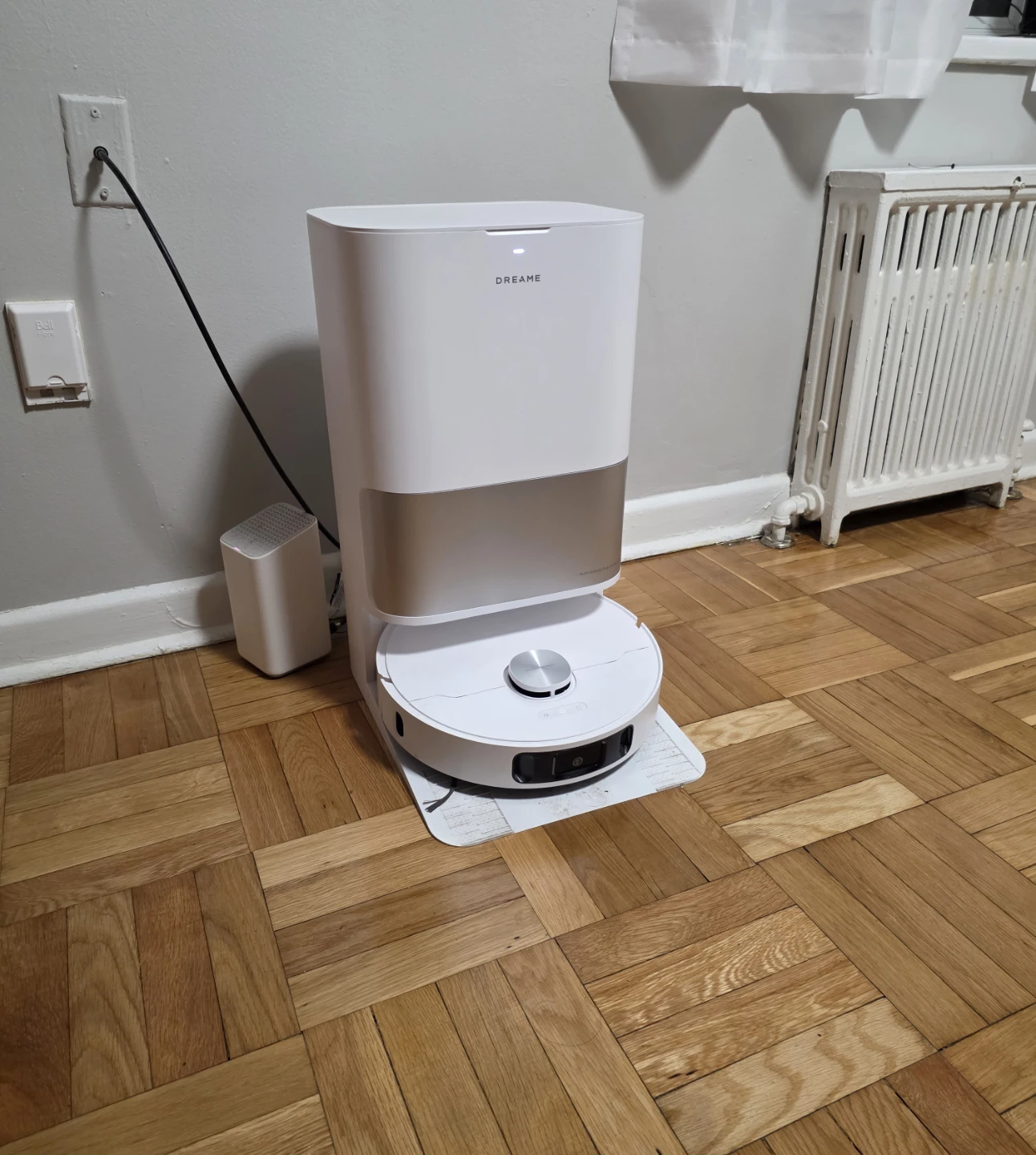Dreame Robot Vacuum and Auto-Empty Station - photo 3