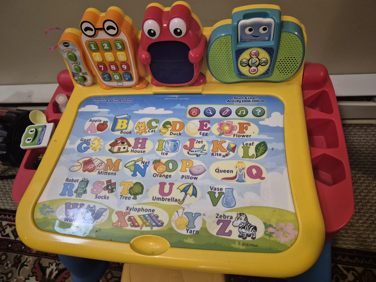 VTech Touch & Learn Activity Desk Deluxe - photo 4
