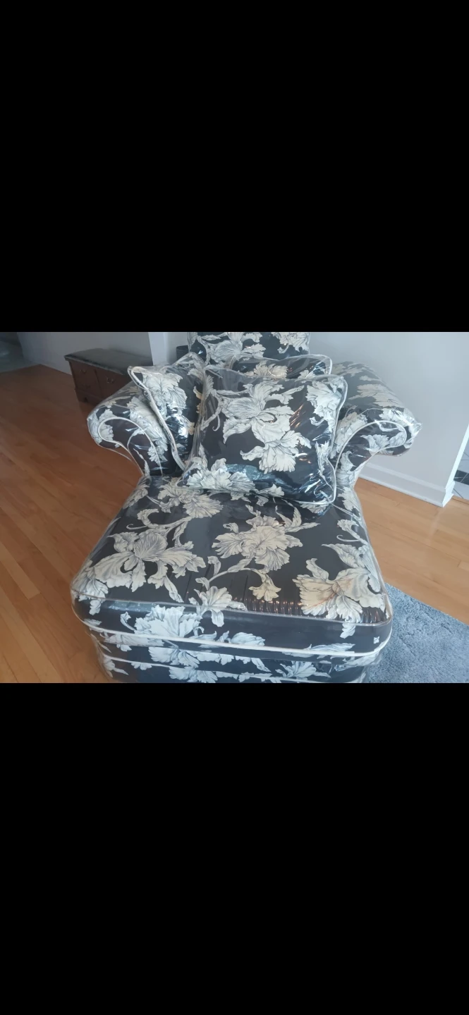 Floral Sofa with Pillows - photo 3