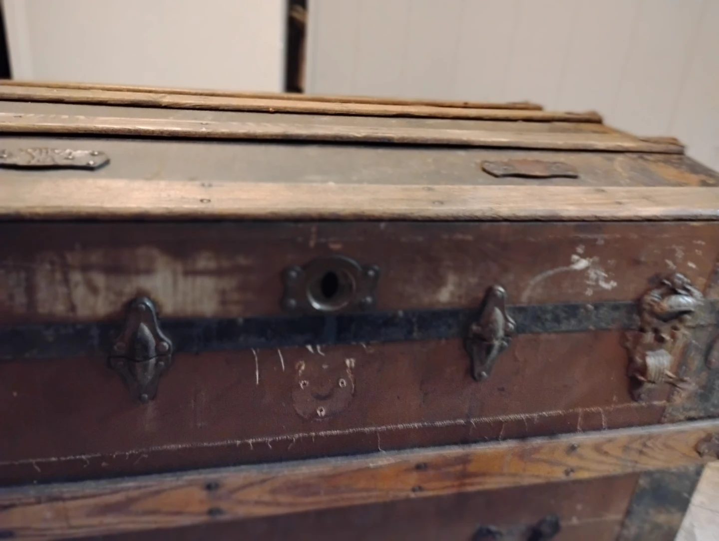 Vintage Wooden Storage Trunk - photo 5