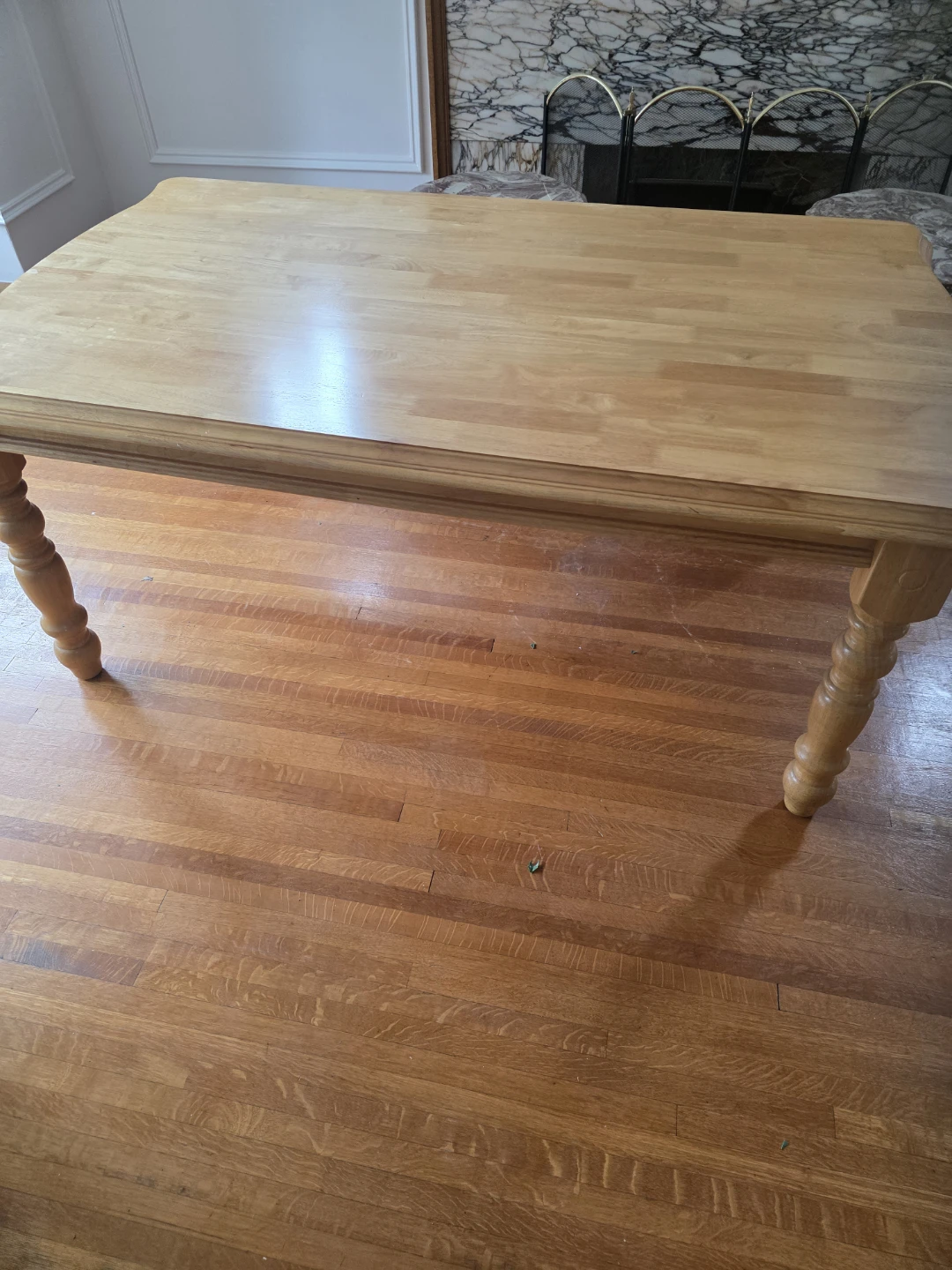 Kitchen table with 6 chairs