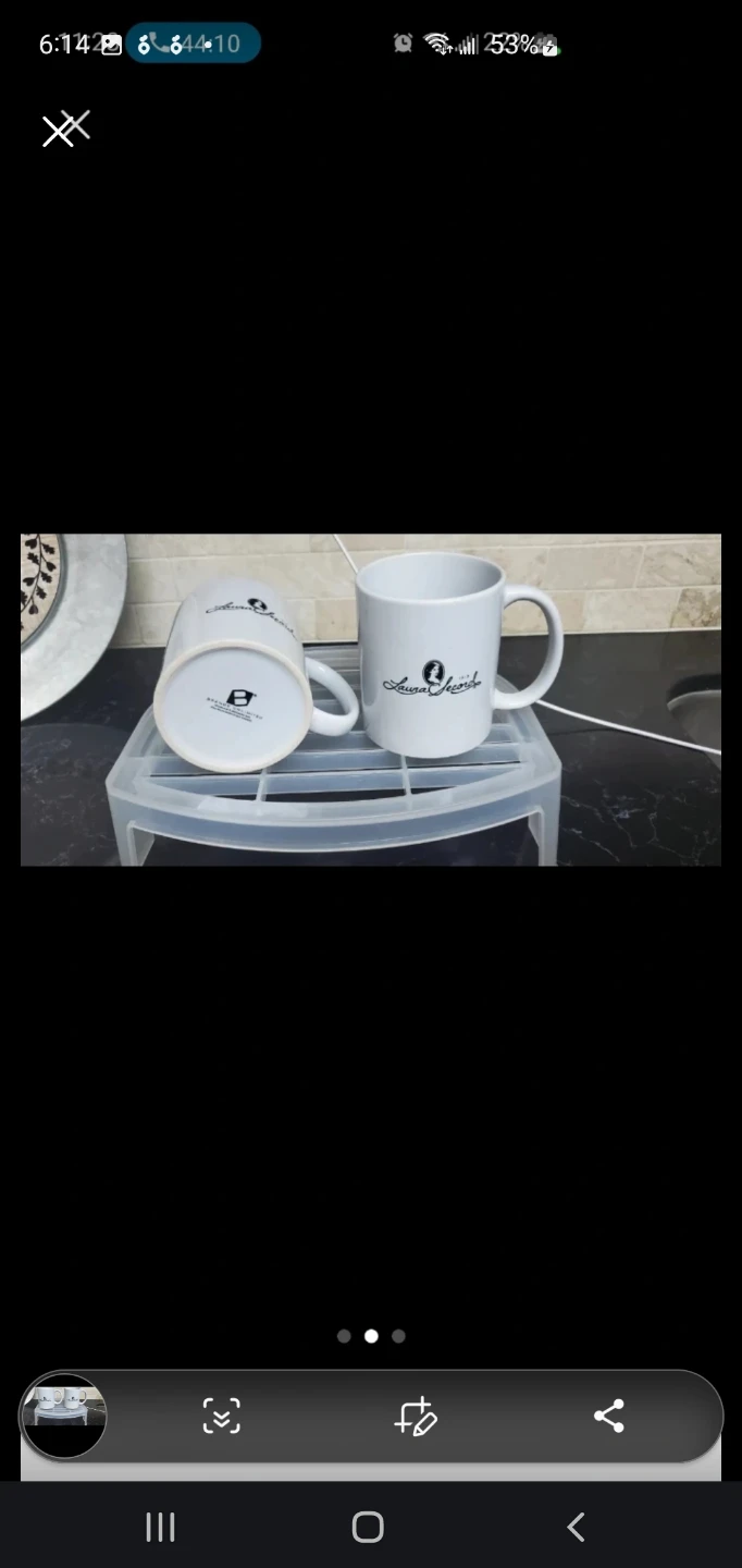 Set of Two Laura Secord Mugs 🏈🏈🏈 - photo 2